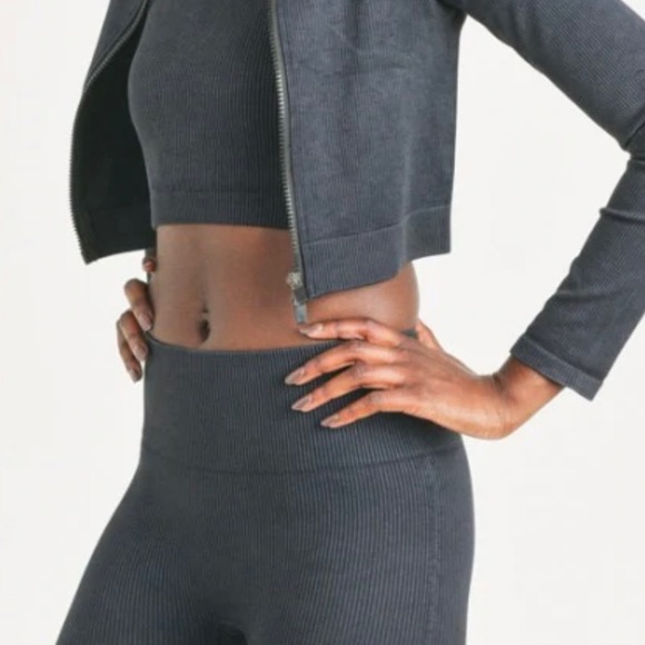 MONO B Ribbed 3 Piece Set - Picture 9 of 9